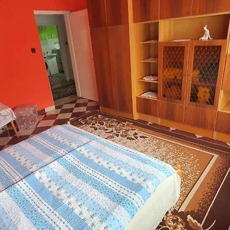 - Balaton 18150 Balatonberény