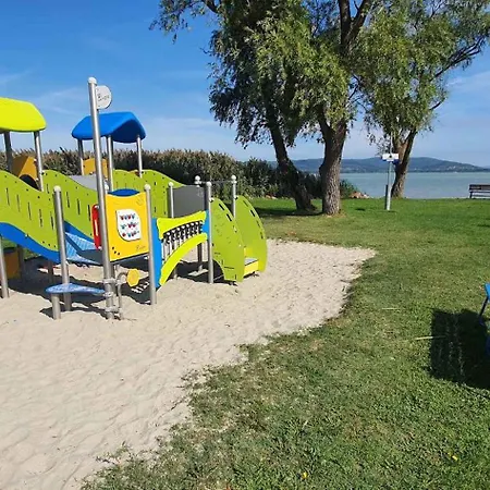 - Balaton 18150 Balatonberény