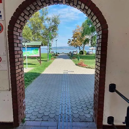 Balatonbereny/balaton 18150