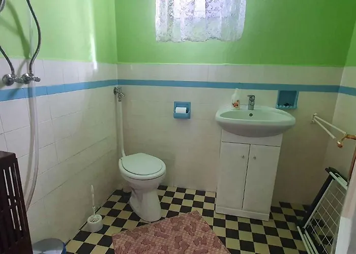 - Balaton 18150 * Balatonberény