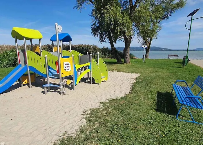 - Balaton 18150 Balatonberény